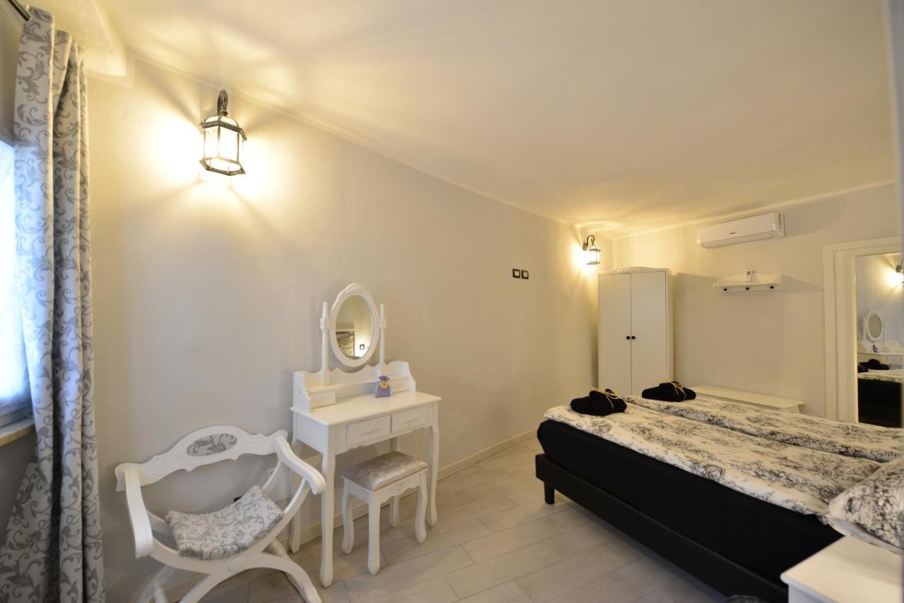 Отель Residenza Al Castello Castellaro  Экстерьер фото