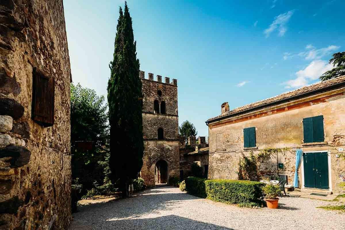 Отель Residenza Al Castello Castellaro  Экстерьер фото